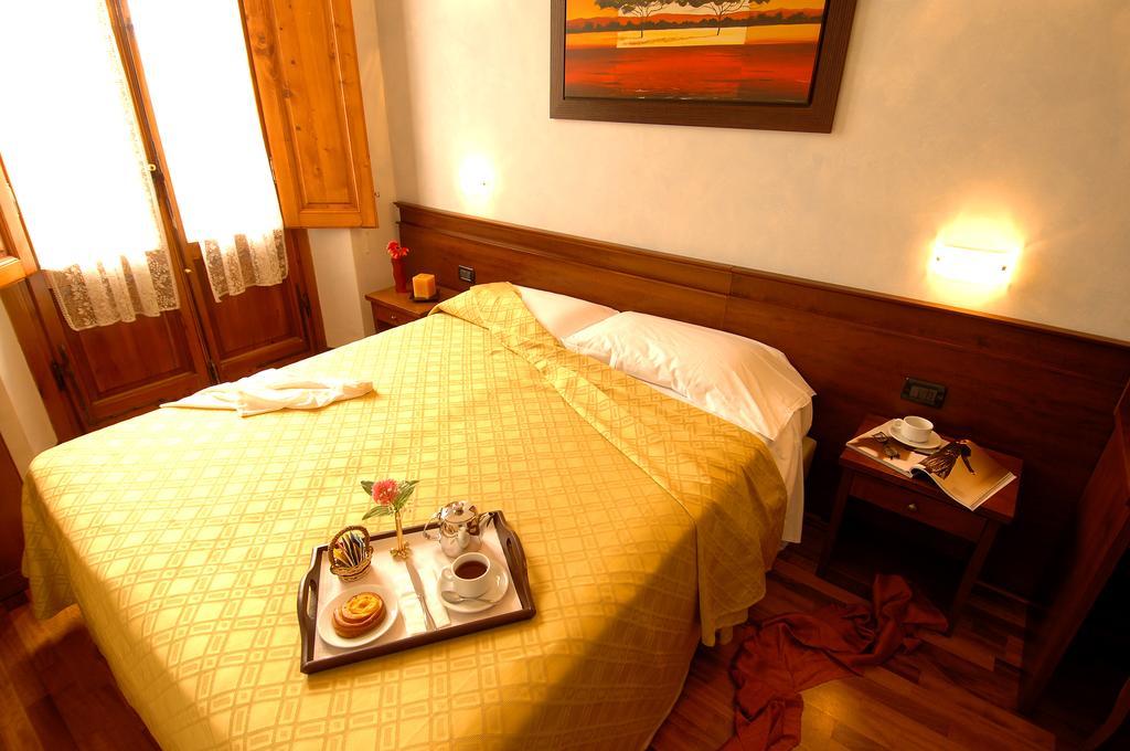 Hotel Palazzo Vecchio Florencia Habitación foto