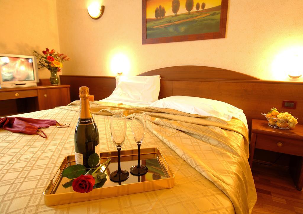 Hotel Palazzo Vecchio Florencia Habitación foto